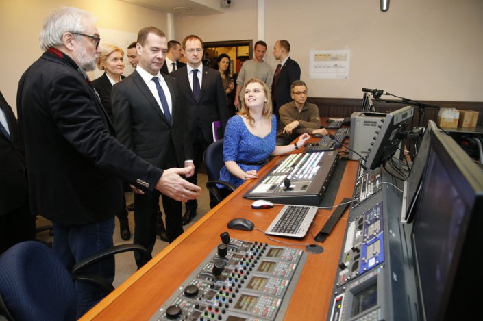 Медведев и Мединский посетили занятия во ВГИКе